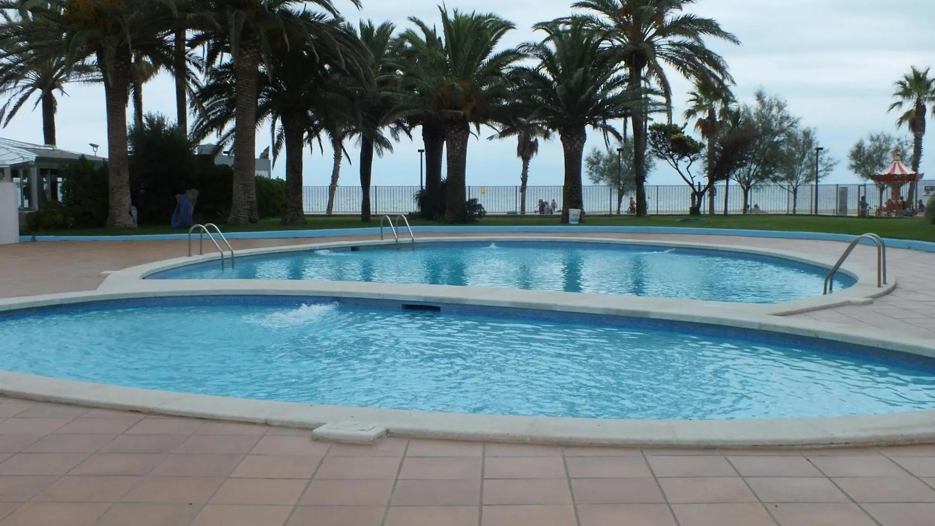 Apartamento En Rosas Santa-Margarita, Con Vistas Al Mar, Piscina, Y Acceso Directo A La Playa - Es-204-42