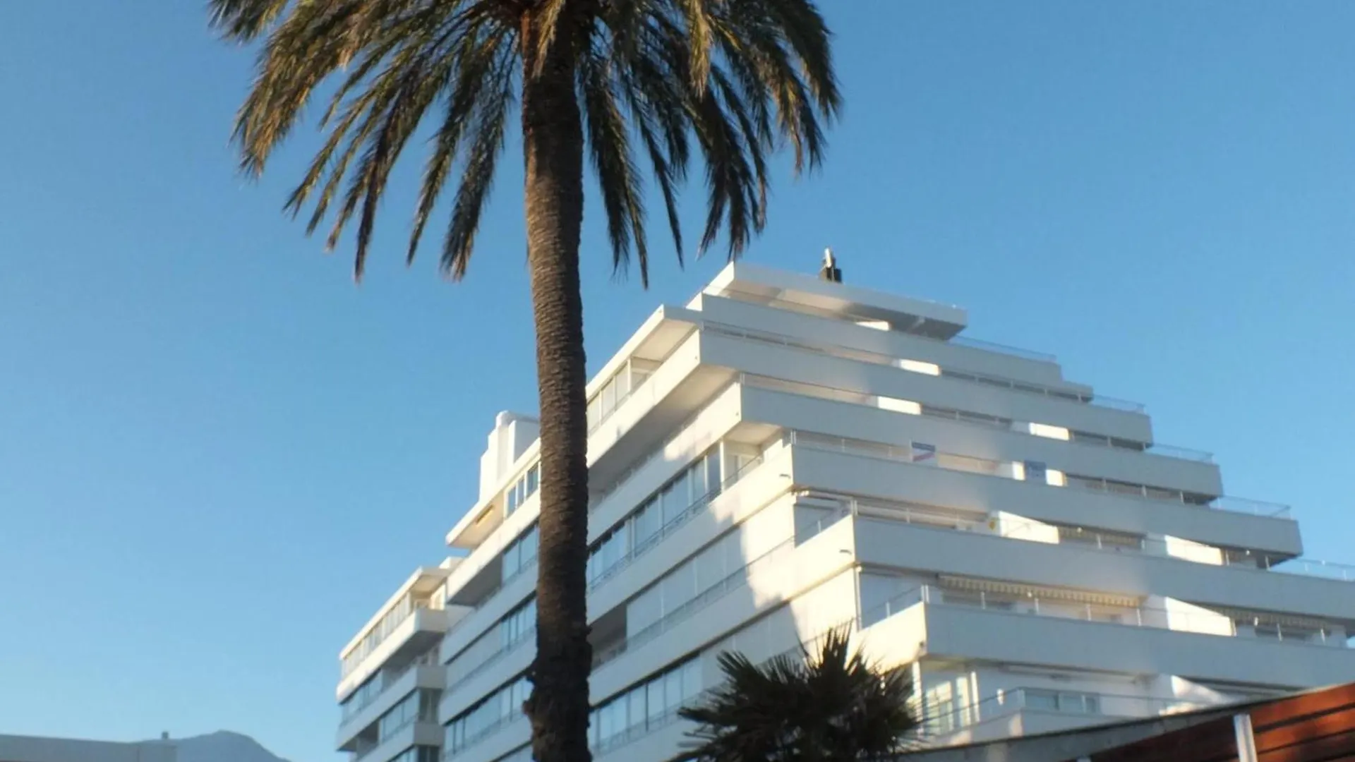 Apartamento En Rosas Santa-Margarita, Con Vistas Al Mar, Piscina, Y Acceso Directo A La Playa - Es-204-42 location
